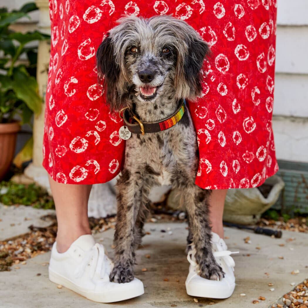 Jeanie standing on Niki's feet