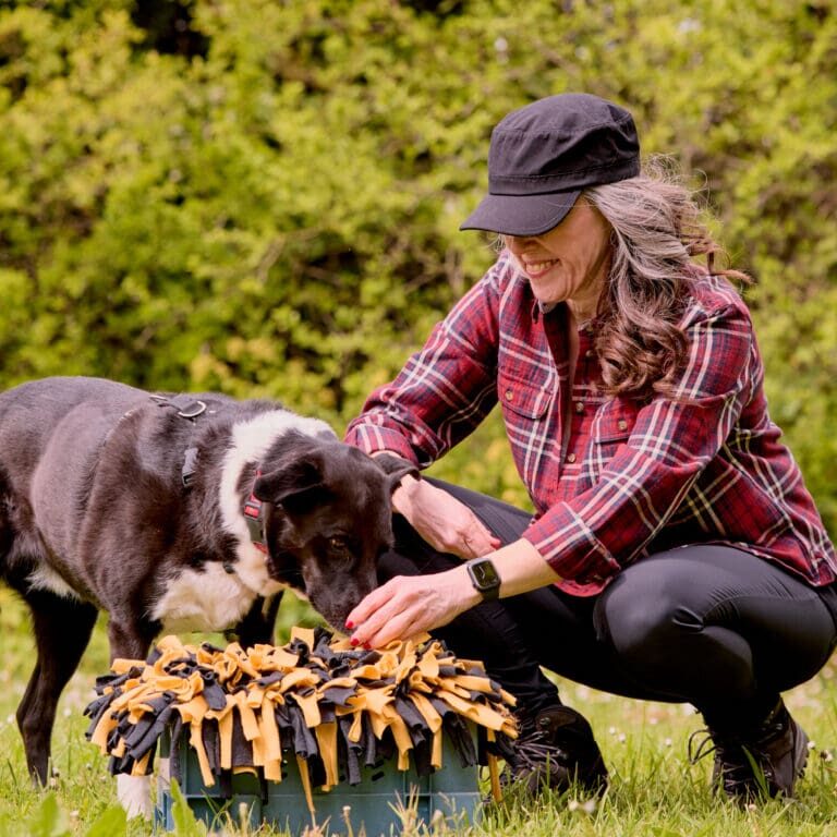 niki-bodie-snuffle-mat-in-grass